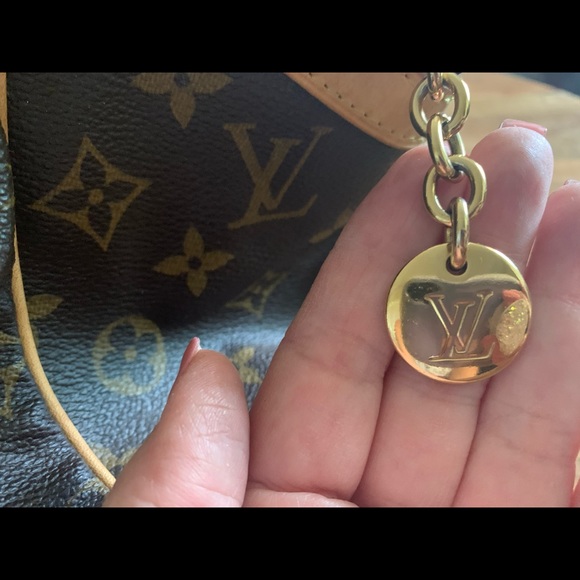 Authentic Louis Vuitton Tivoli GM - Picture 3 of 12